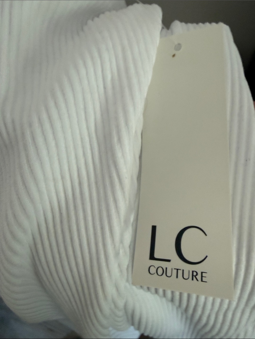 LC Lauren Conrad White Ribbed V-Neck Tank Top - Picture 4 of 4